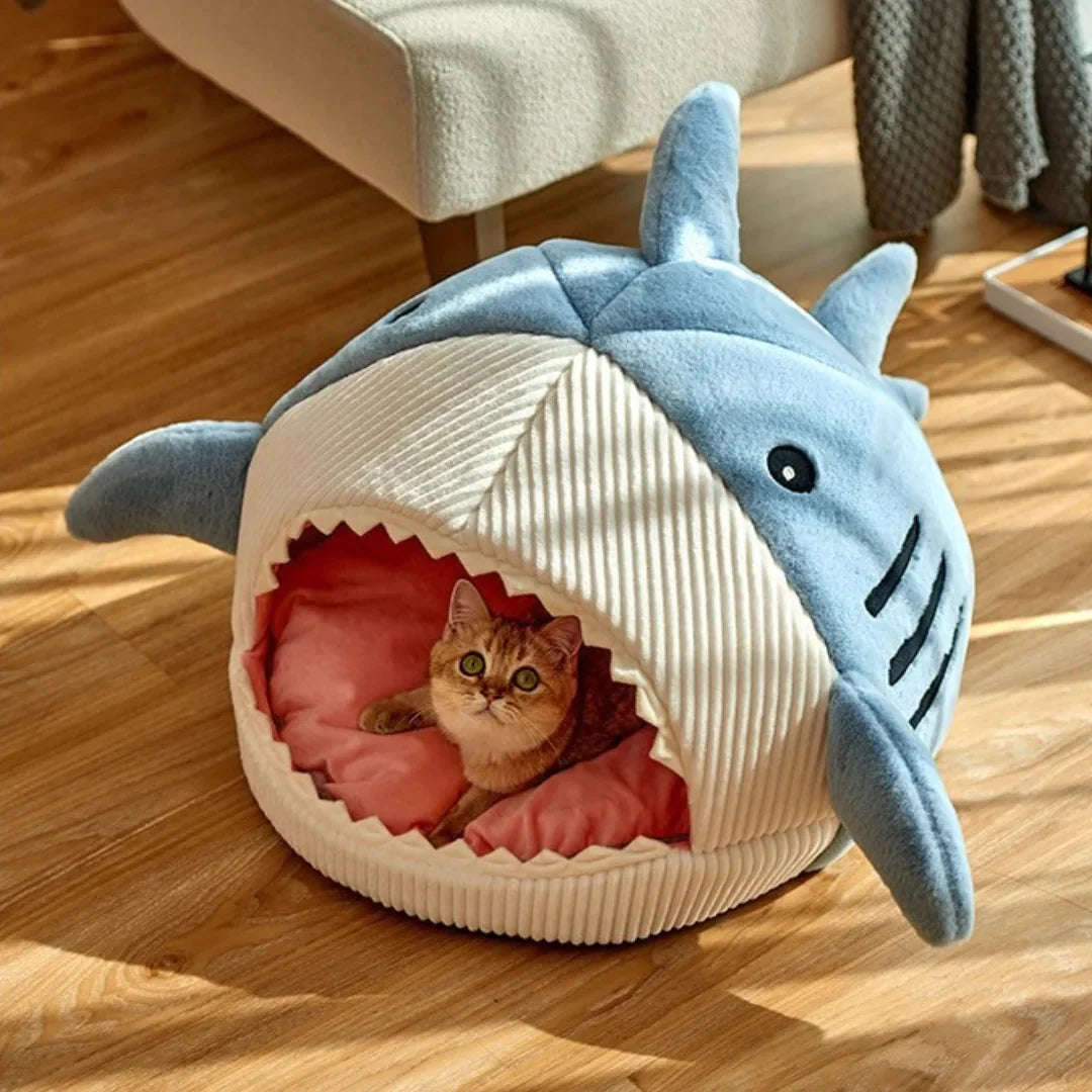 Cama para mascotas de lujo en forma de tiburón