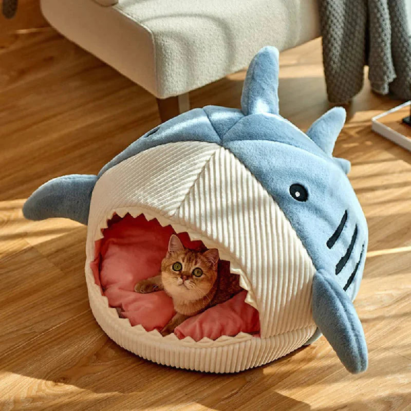 Cama para mascotas de lujo en forma de tiburón