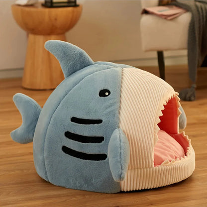 Cama para mascotas de lujo en forma de tiburón