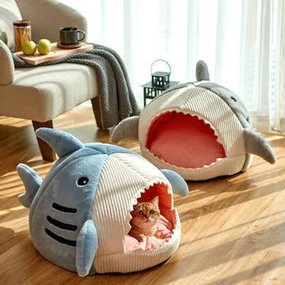 Cama para mascotas de lujo en forma de tiburón